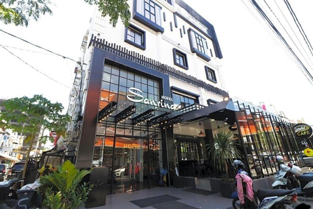 Hotel Sanrina Makassar Esterno foto